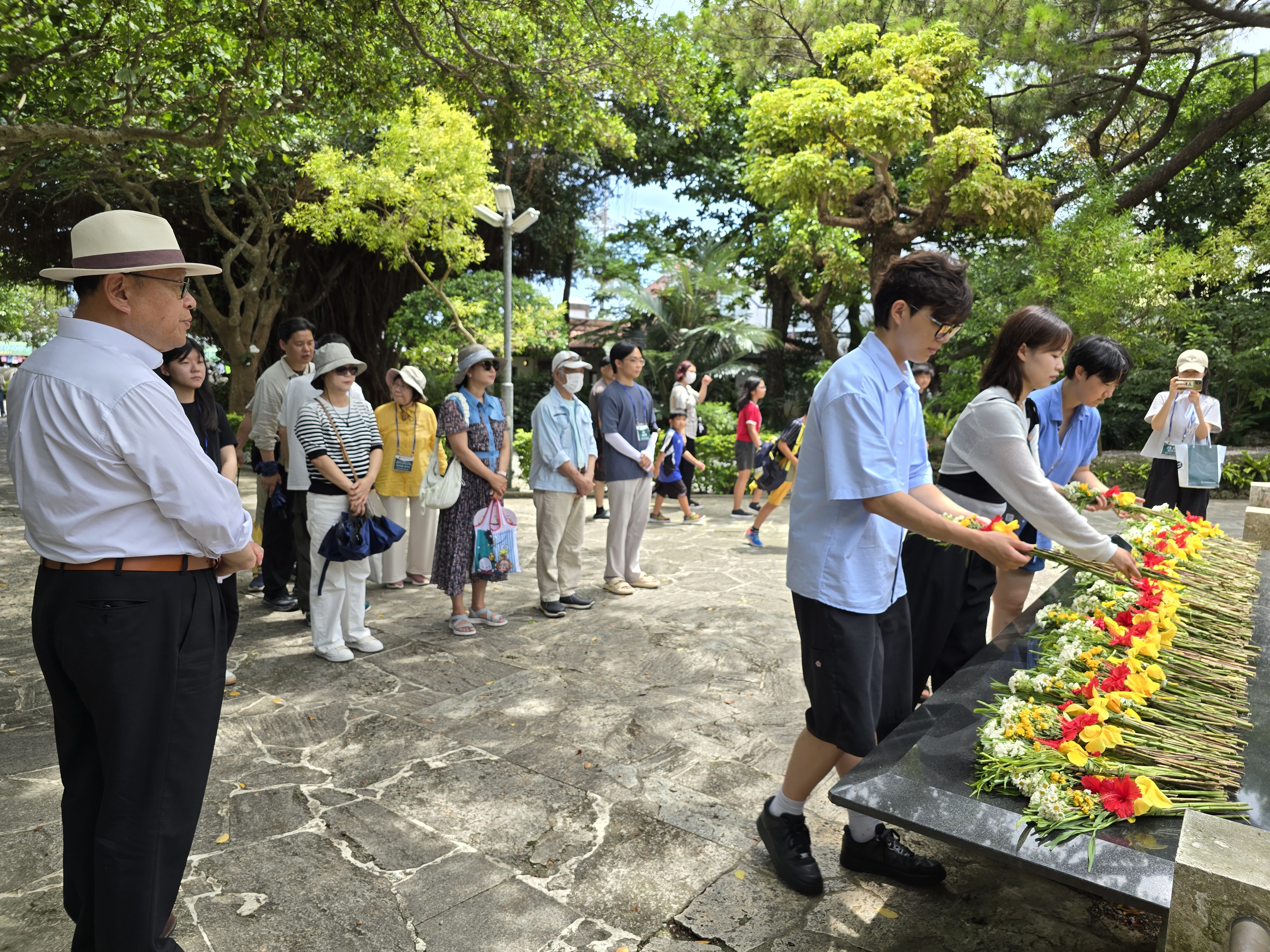 추도순례(히메유리의 탑)